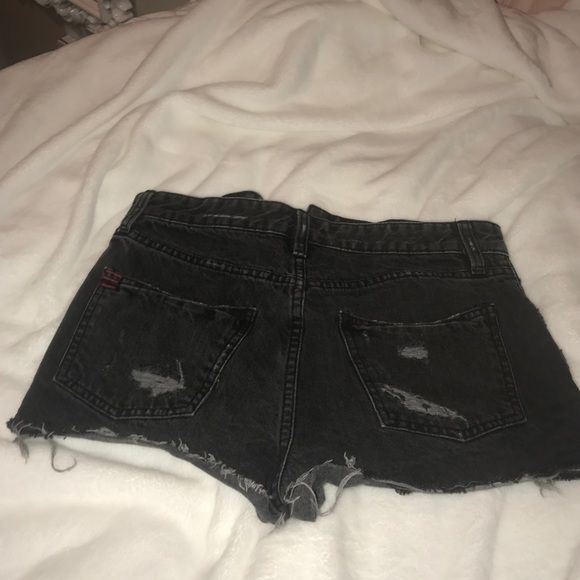 Black BDG shorts size 27/28 from urban outfitters - Picture 2 of 2